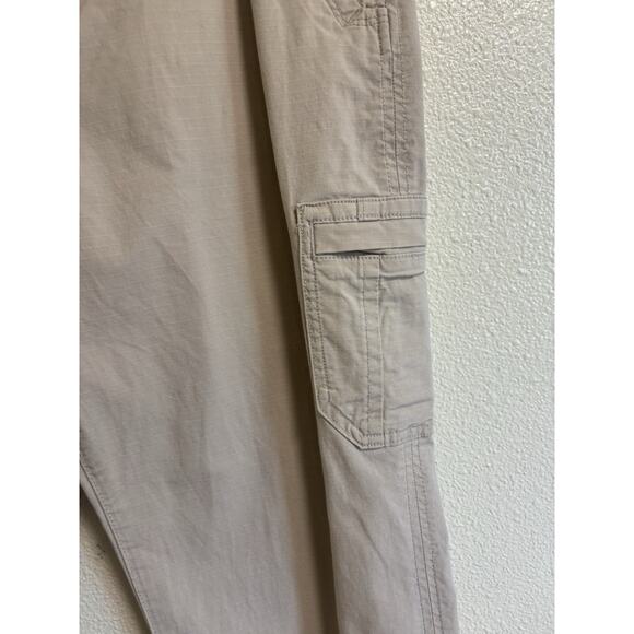 Eddie Bauer Women’s Size 14 Pants Slightly curvy crop Tan Khaki Outdoor Hiking - Picture 4 of 12